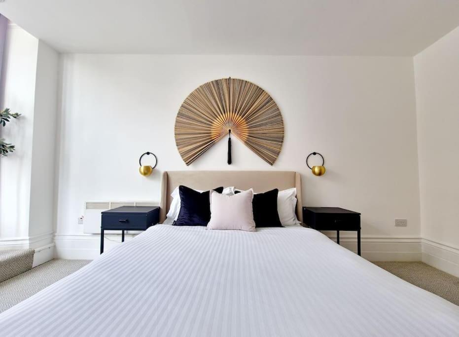 The Stray Adjacent, Interior-Designed 2-Bed Apartment- Luxury Harrogate Exterior foto
